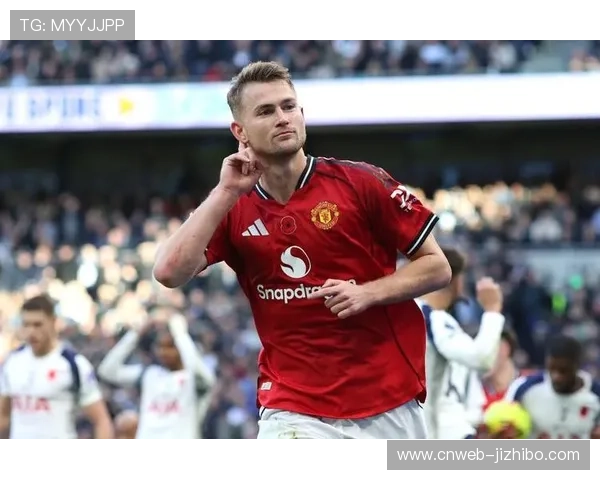 补时点球绝平，巴黎FC2-2马赛展现保级韧性